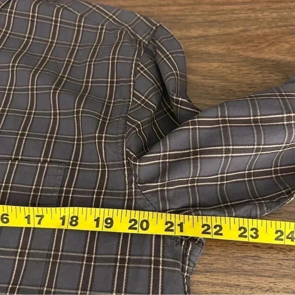 G. H. Bass  & Co. men's long sleeve plaid shirt size Medium - Picture 8 of 10
